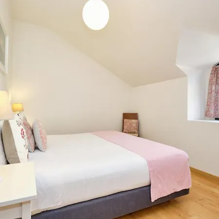 Daire Bliss A Part *